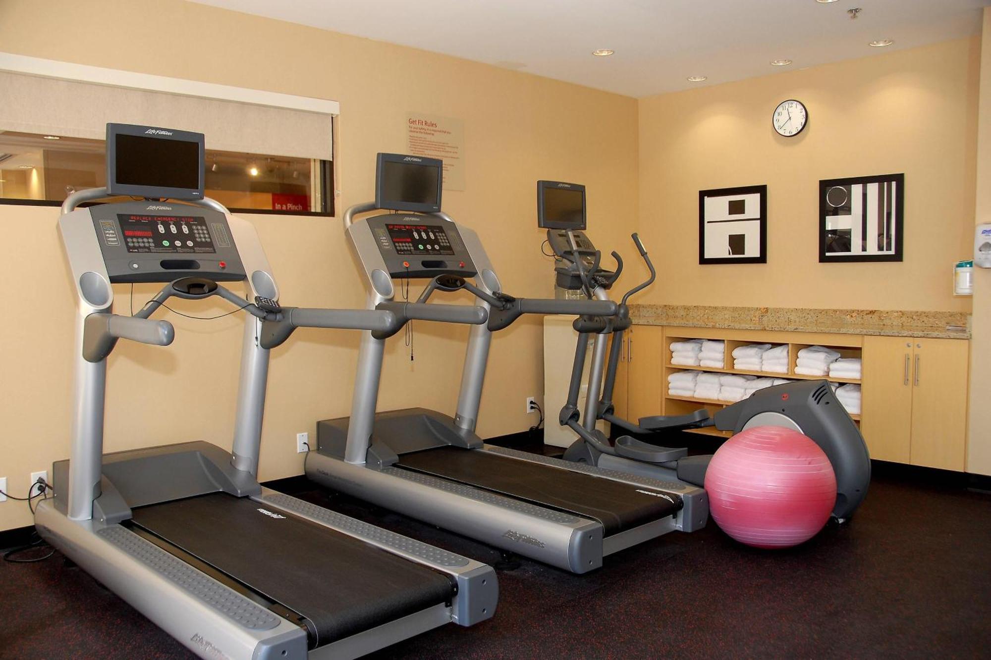 Towneplace Suites By Marriott Bethlehem Easton/Lehigh Valley Hollo Ngoại thất bức ảnh